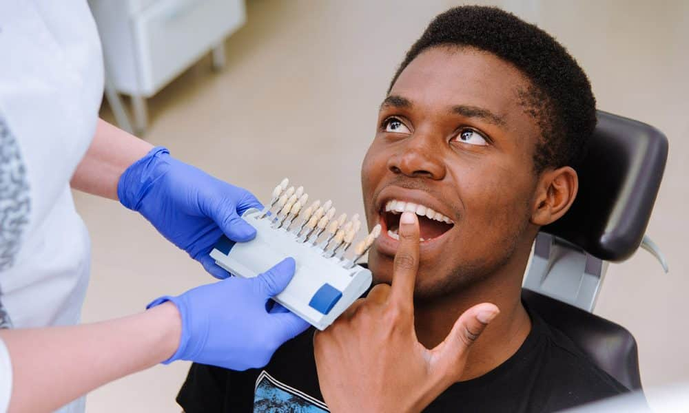 CHOOSING THE RIGHT SMILE: ELECTRIC VS. MANUAL TOOTHBRUSH