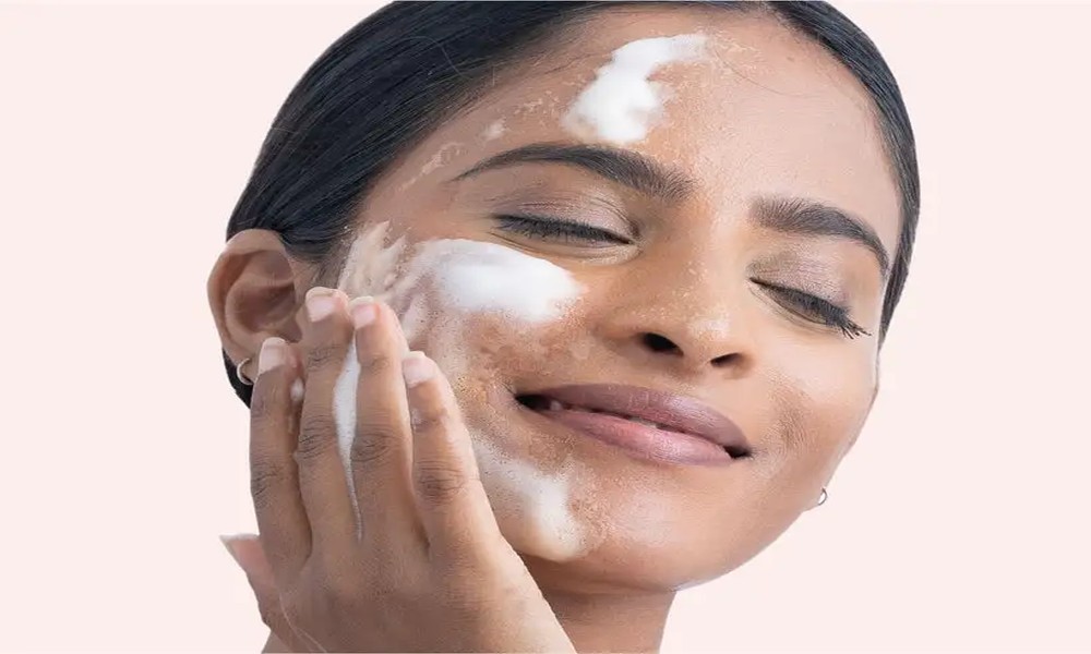 Why a Professional Facial Can Help Improve Skin Texture, Hydration, and Overall Glow